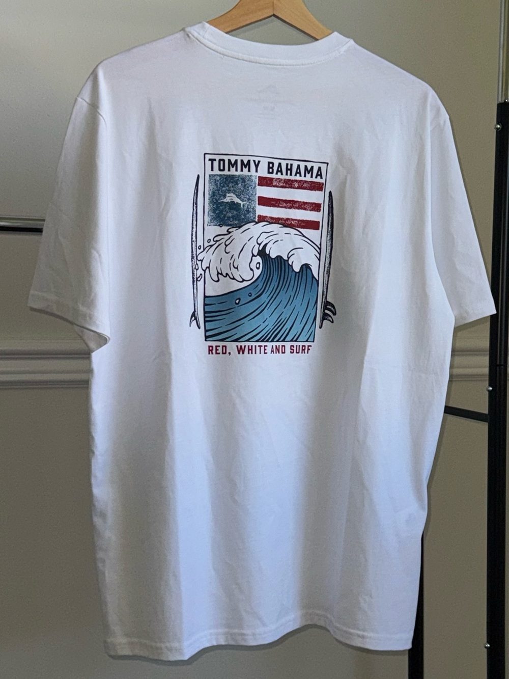 Tommy Bahama Men’s White 'Red, White and Surf' Graphic Tee Cotton Medium NWT